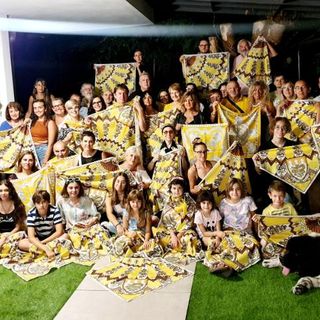 Verso il Palio: presentato il nuovo fazzoletto del Rione San Silvestro