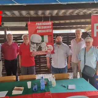 Simpatizzanti e militanti del Psi astigiano durante la presentazione al circolo Remo Dovano