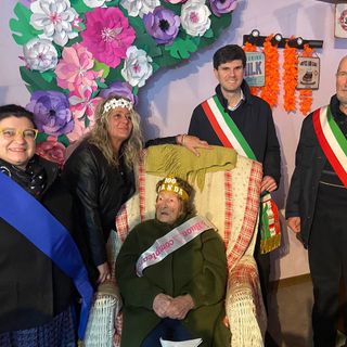 Fernanda De Ambrosis festeggia i 100 anni preparando il suo bagnetto verde