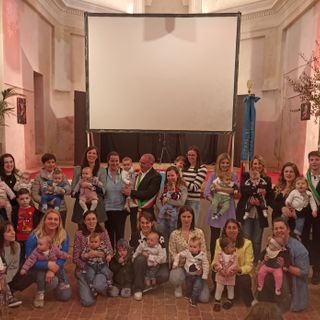 A Castagnole si è celebrata la giornata della gentilezza ai nuovi nati