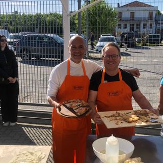 Luciano Sorbillo e Zoranćo Zafirov coi rispettivi prodotti tipici