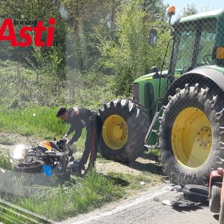 La moto e il mezzo agricolo coinvolti nel sinistro
