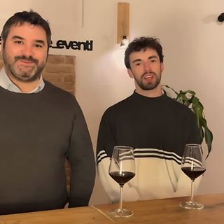 A sinistra il sommelier Alberto Bracco, a destra Luca Barbero proprietario con il socio Luca Torello dell'attivita SèStante