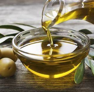 Un convegno sull'olio extravergine e sulle sue prospettive al Castello di Razzano di Alfiano Natta
