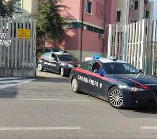 La droga? Veniva servita insieme al caffè: due persone nei guai, spacciavano all'interno di un locale