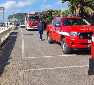 Muore in mare a Celle, è un 73enne di Asti