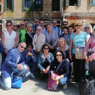 La delegazione astigiana durante la visita al ghetto di Venezia