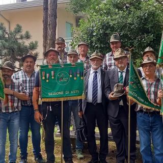 Tra memoria e festeggiamenti: doppio anniversario per gli Alpini di Asti