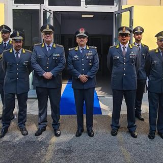 Il comandante regionale Piemonte  Valle d'Aosta della Guardia di finanza,  generale Benedetto Lipari, in visita ad Asti