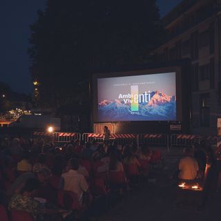 In foto: una proiezione della scorsa edizione del Terre da Film Festival