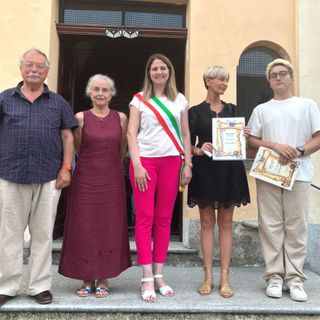 Nella foto: i vincitori (da sinistra Guido Rosina, la mamma di Sisto Borgnino, Alessandro Franzè) con Patrizia Grosso e Anna Macchia