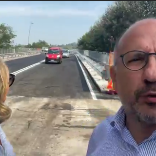 Il sindaco Rasero e la vice Morra in un fermo immagine tratto dal video postato sui social