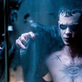 Un'immagine tratta da The Crow - Il Corvo, remake interpretato da Bill Skarsgård