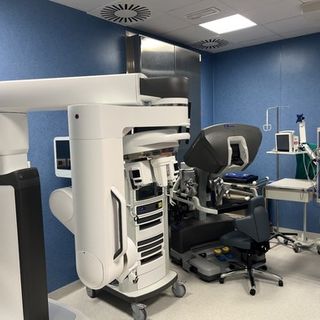 Il robot Da Vinci salva una 76enne alle Molinette: asportato un grosso tumore in una paziente sveglia