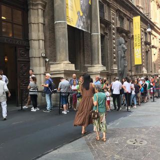 Cara cultura, quanto mi costi: nel 2023 è record di visitatori, ma ogni al mese le famiglie piemontesi spendono 104 euro
