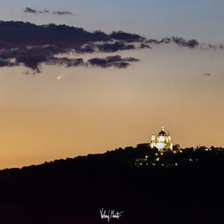 La &quot;cometa del secolo&quot; su Superga (Foto: Valerio Minato)