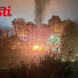 Auto in fiamme a Serravalle