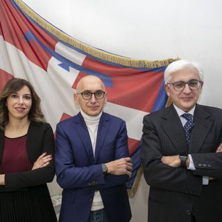 Al centro il presidente Corecom Piemonte Vincenzo Lilli, alla sua sinistra il commissario Marco Briamonte e alla sua destra la vicepresidente Alessia Caserio (immagine tratta dal sito del Consiglio Regionale del Piemonte