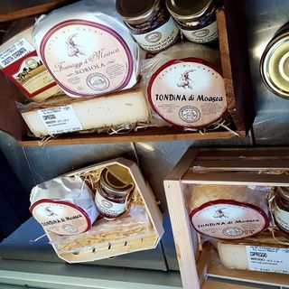 Formaggi dell'Astigiano tra i regali natalizi