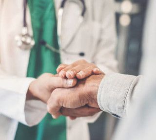 Medici dall'estero e orari prolungati: la risposta della Regione alla crisi sanitaria, secondo il consigliere Ebarnabo