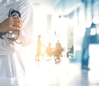 Adeguamento dei massimali minimi delle polizze per medici: il Decreto Legislativo n. 232/2023