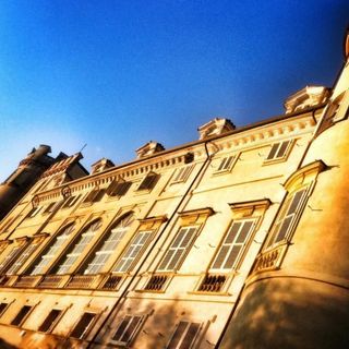 Il castello di Costigliole d'Asti, sede della mostra