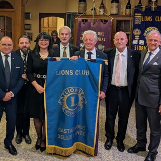 Varie immagini relative il charter