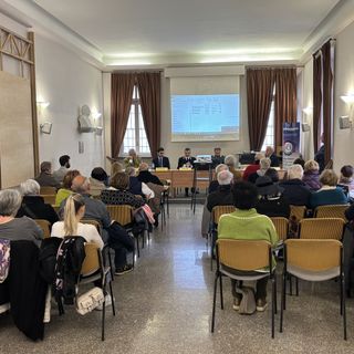 Asti, forze dell’ordine e anziani insieme contro le truffe: un confronto necessario