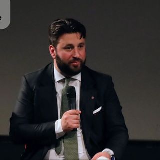 L'assessore Riboldi all'incontro sul piano socio sanitario regionale