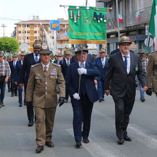 Il Vessilo della Sezione con la scorta d’onore (D. Testa)
