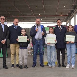 Foto di gruppo per i vincitori e gli amministratori intervenuti