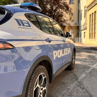 Ruba in un mini market, arrestato dalle volanti un pluripregiudicato in fuga