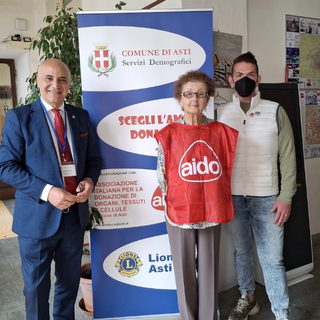 L'assessore Boccia con i due cittadini &quot;testimoni&quot; dell'importanza della donazione di organii