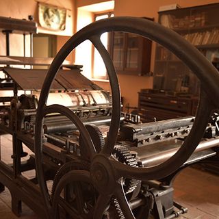 Le arti di Cisterna e una maiuscola raddoppiano i premi di Caccia al refuso