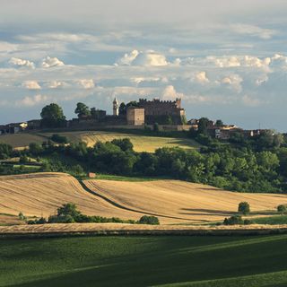 Castello di Montemagno ripreso da Enzo Isaia