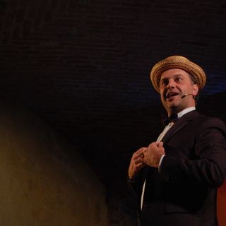 In foto: l'attore Fabio Fassio