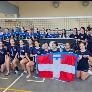 In foto: le ragazze del Volley PGS Castagnole delle Lanze
