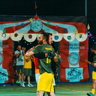 L'esultanza della squadra della Stazione dopo un gol (foto di Mattia Froio)