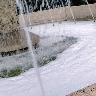 La foto scattata questa mattina in piazza Marconi