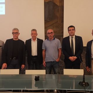 da sinistra a destra:da sinistra a destra: