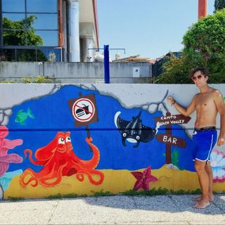 Alessandra Alfieri e Luca Gippa vicino al murales  (Ph J.DeM. A.)