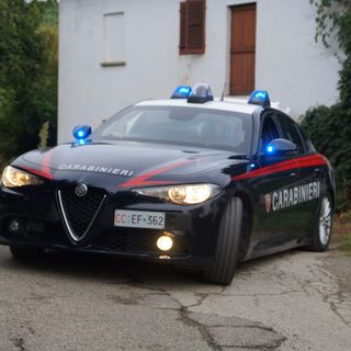 Canelli, blitz nelle campagne: scoperti in una cascina 12 lavoratori irregolari in condizioni disumane