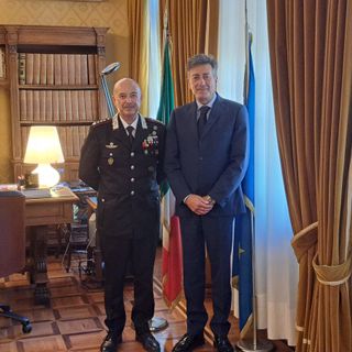 Il colonnello Giovanni Di Niso con il prefetto Claudio Ventrice