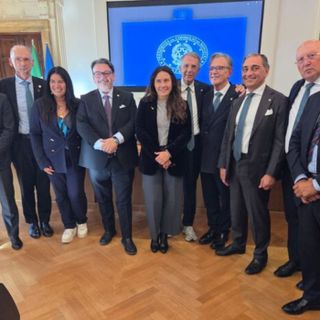 La ministra  Alessandra Locatelli (al centro) con i Governatori del Rotary