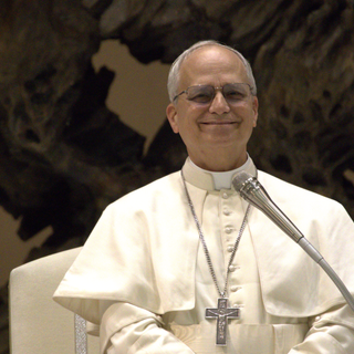 Papa Leone XIV ( Creative Commons Attribution-Share Alike 4.0 International)