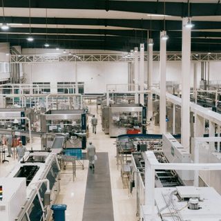 Acqua, aria e fluidi: come la manutenzione moderna e gli avvolgitubo industriali migliorano sicurezza e operatività negli impianti