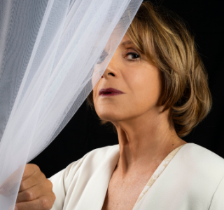 Nizza Monferrato, Lella Costa porta in scena un “Otello” attualissimo