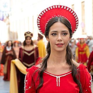 Nizza Monferrato celebra gli 800 anni con una cena medievale al foro boario