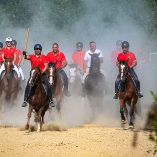 Il gruppo del Capitano del Palio risponde alle polemiche: "Coesione, passione e rispetto per la nostra storia"