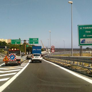 Autostrade, dal 2026 arriva il rimborso del pedaggio: una svolta attesa da chi vive l’incubo dei cantieri sulla A10 e A6